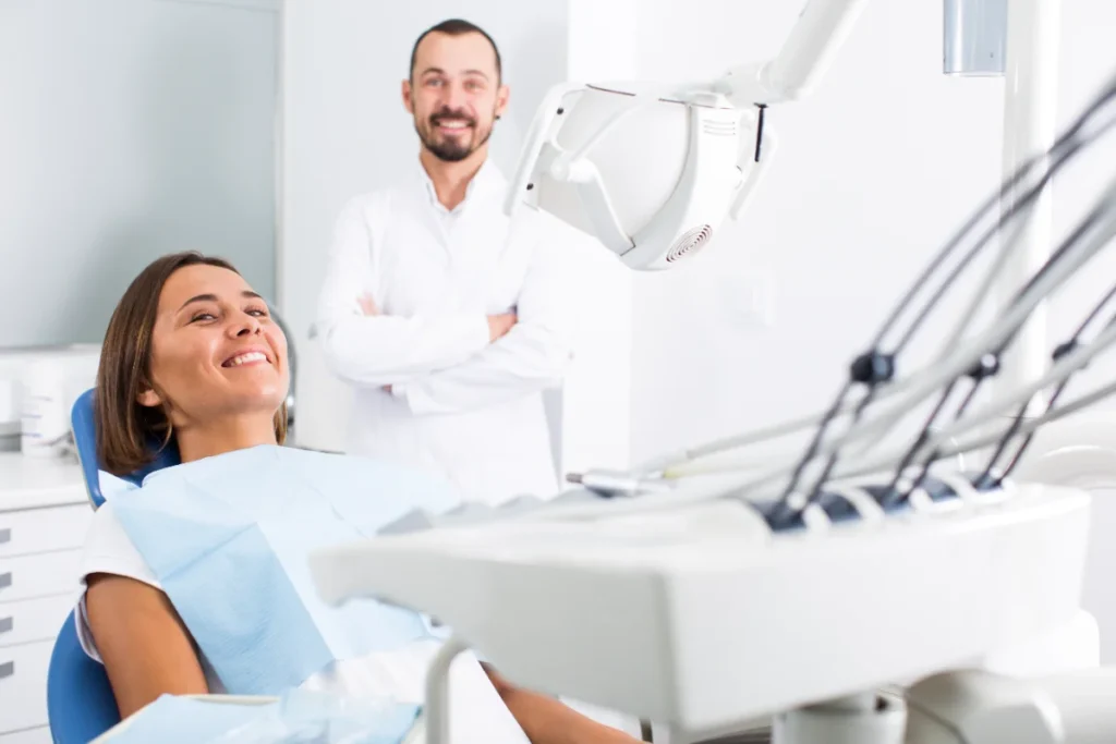Paciente feliz após consulta na Lusocare
